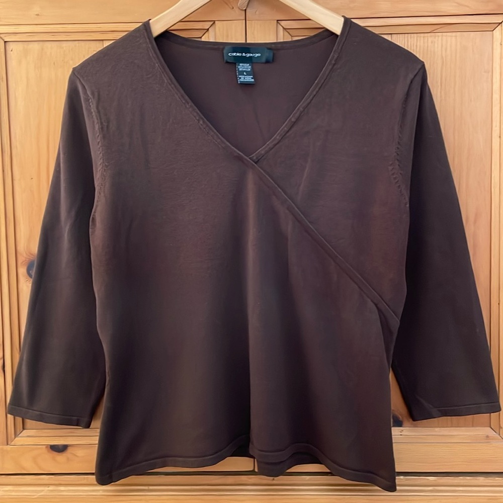 Cable & Gauge silk blend faux wrap crossover v-neck top, size Large